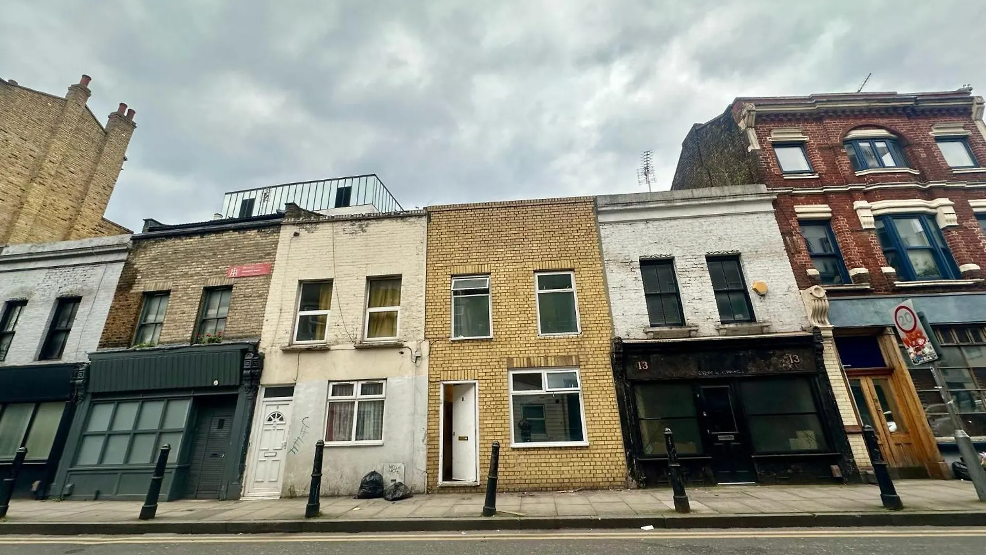 Bethnal Green Rooms R3 런던 0*,  영국